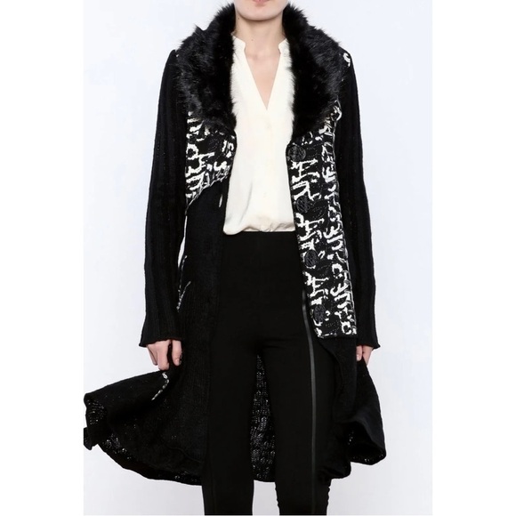 Keren Hart Sz M Long Duster Sweater Cardigan Black Faux Fur Collar NEW - Picture 5 of 12